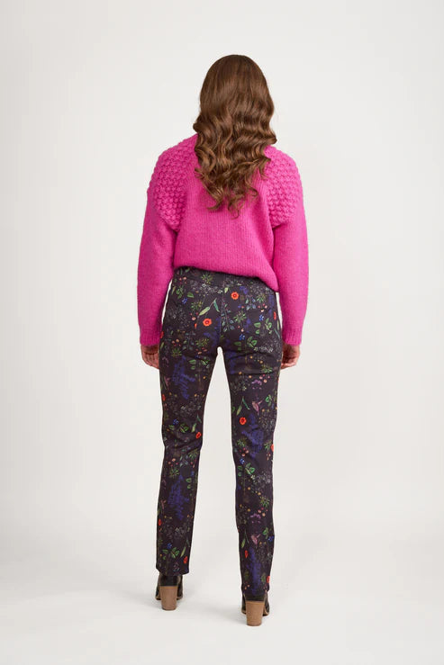 234A Halo Slim Leg Pull on