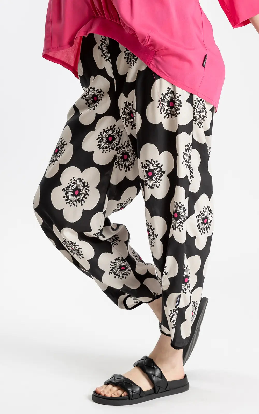 Take me in Pants Showoff