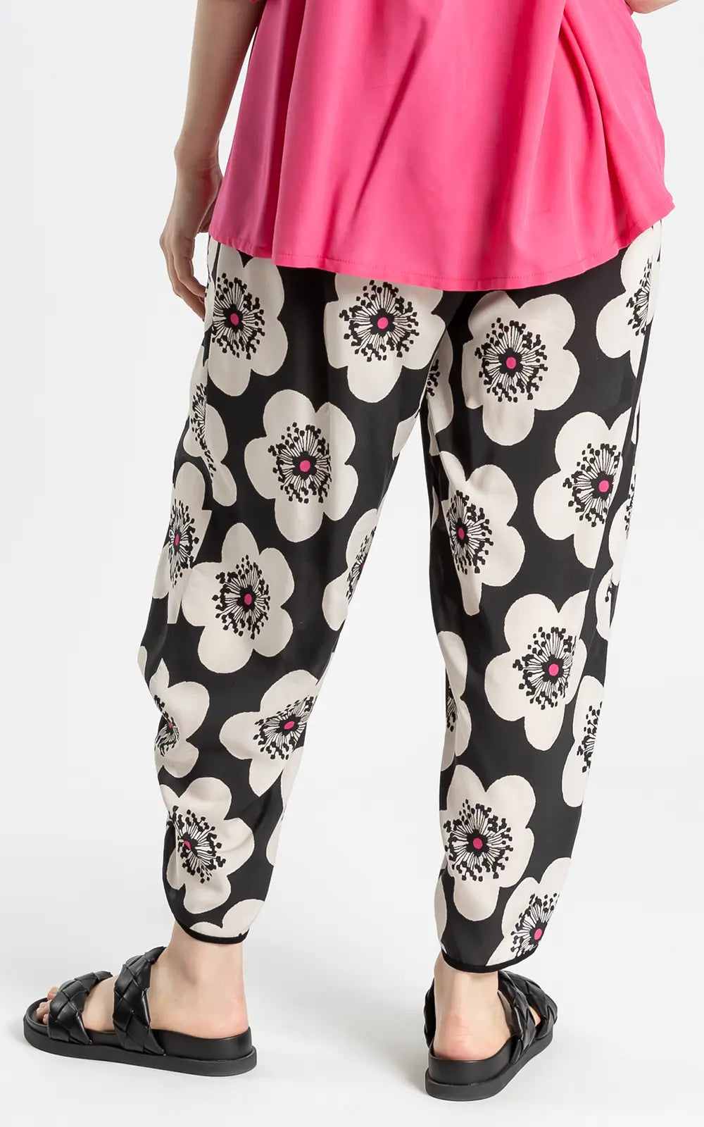 Take me in Pants Showoff