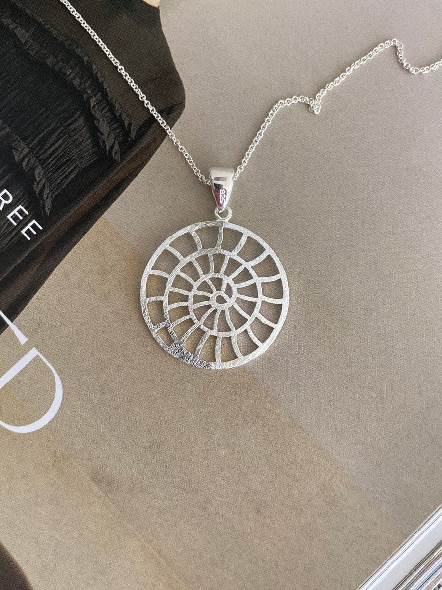Lilio Jewelry Necklace